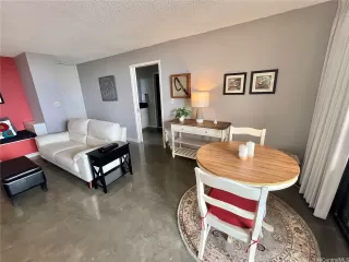 Photo #2: 202517326 Listing 