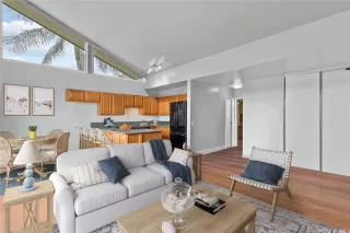 Photo #2: 202517330 Listing 