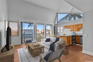 Photo #5: 202517330 Listing 