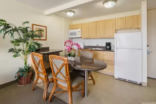 Photo #5: 202517342 Listing 