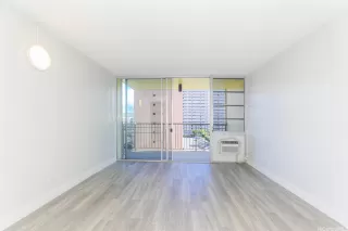 Photo #5: 202517355 Listing 