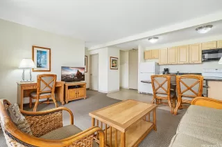 Photo #5: 202517370 Listing 