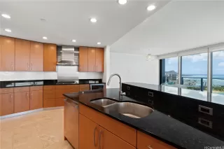 Photo #5: 202517374 Listing 