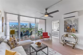 Photo #3: 202517419 Listing