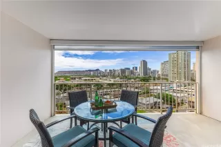 Photo #4: 202517419 Listing