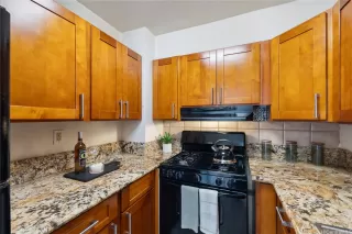 Photo #6: 202517460 Listing 