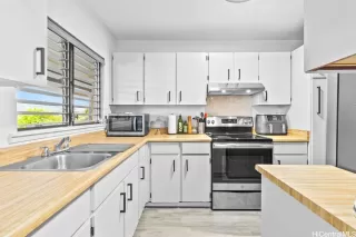 Photo #4: 202517477 Listing 