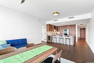 Photo #2: 202517498 Listing 