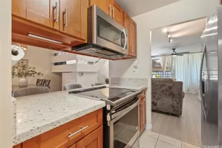 Photo #3: 202517522 Listing
