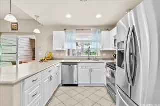 Photo #5: 202517527 Listing 