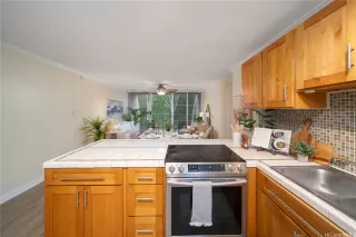 Photo #5: 202517528 Listing 