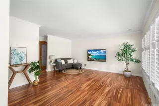 Photo #5: 202517542 Listing 