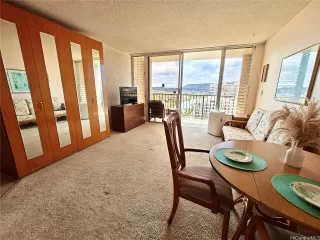 Photo #3: 202517544 Listing 