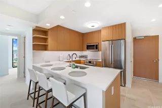 Photo #5: 202517620 Listing 