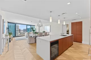 Photo #3: 202517649 Listing 