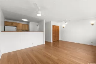 Photo #5: 202517708 Listing 