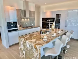 Photo #5: 202517749 Listing 