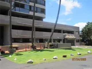 Photo #2: 202517789 Listing 