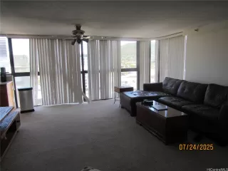 Photo #6: 202517789 Listing 