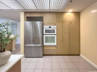 Photo #5: 202517805 Listing 