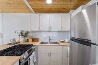 Photo #5: 202517806 Listing 