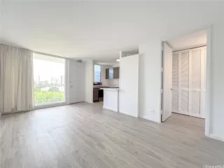 Photo #5: 202517814 Listing 