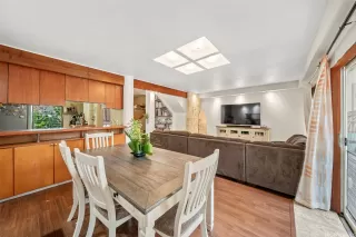 Photo #5: 202517817 Listing 