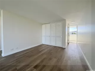 Photo #5: 202517859 Listing 