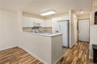 Photo #5: 202517888 Listing 