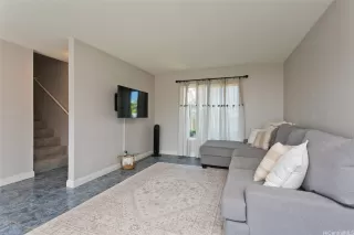 Photo #5: 202517910 Listing 