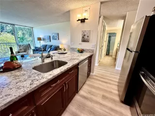 Photo #3: 202517911 Listing 