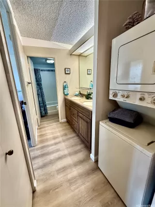 Photo #6: 202517911 Listing 