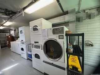 Photo #6: 202517950 Listing 