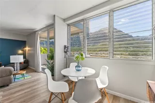 Photo #4: 202517951 Listing 