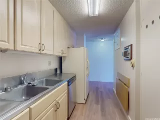 Photo #5: 202518006 Listing 