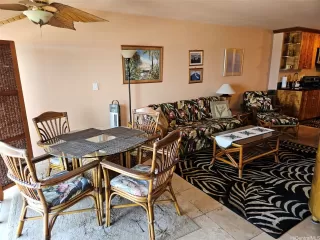 Photo #5: 202518019 Listing 