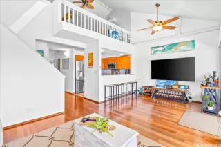 Photo #2: 202518044 Listing 