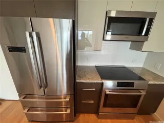 Photo #3: 202518058 Listing 