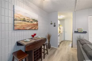 Photo #3: 202518079 Listing 