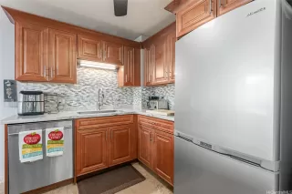 Photo #5: 202518106 Listing 