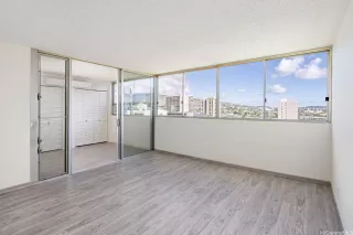 Photo #5: 202518129 Listing 