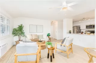 Photo #2: 202518131 Listing 