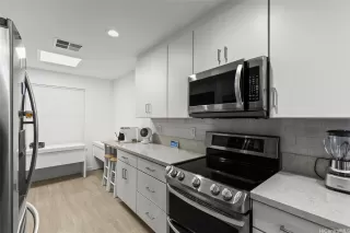 Photo #3: 202518150 Listing 