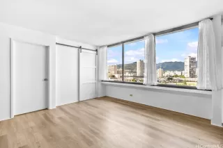 Photo #5: 202518179 Listing 