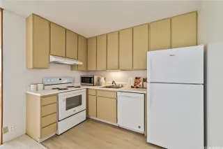 Photo #2: 202518210 Listing 