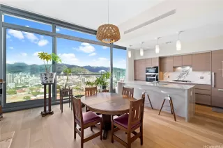 Photo #2: 202518272 Listing 