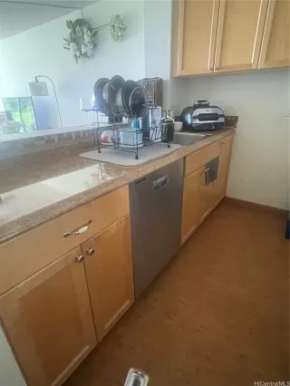 Photo #5: 202518284 Listing 