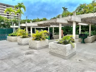 Photo #5: 202518324 Listing