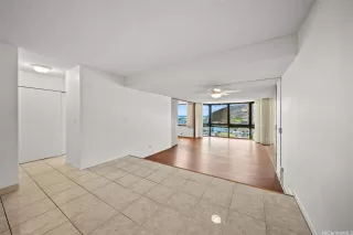 Photo #5: 202518344 Listing