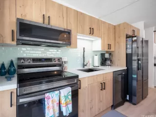 Photo #2: 202518380 Listing 